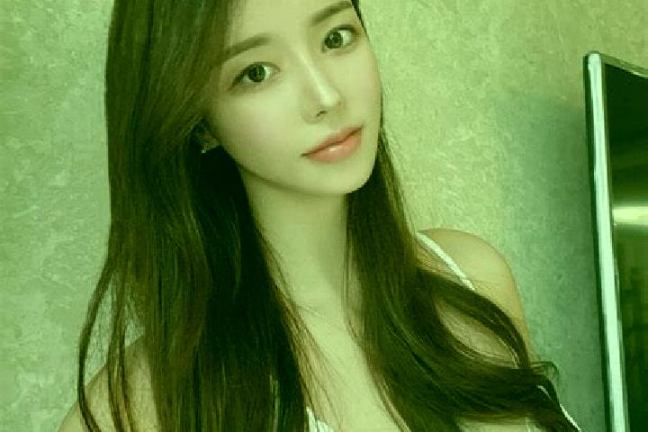 Classic Platinum Pyramid online slot