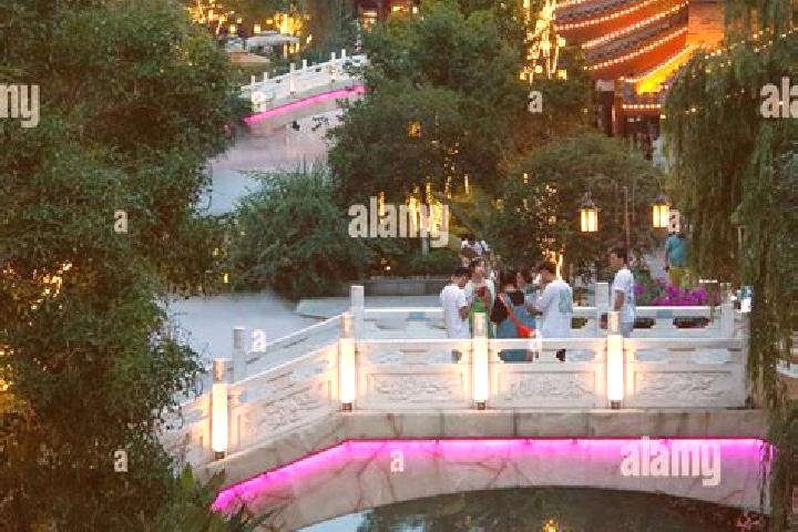 Crown Frenzy LockNWin slot